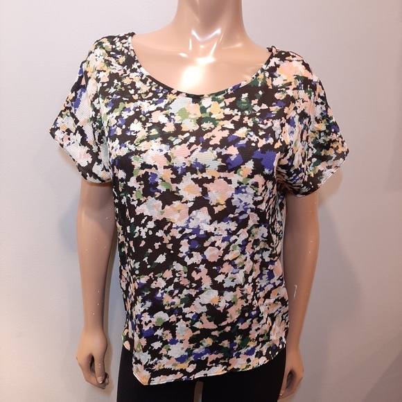 3/$20 BCBGENERATION Floral Flowy Blouse Short Sleeve Draped Open Back Cut Out - Picture 2 of 12